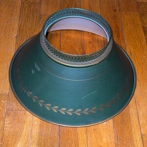 VINTAGE green & gold stencil painted tole metal lamp shade old/farmhouse/country